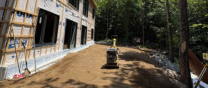 Préparation de terrain, partenaire d'excavation.